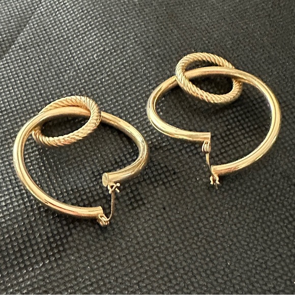 14K Gold Double Circle Hoop Earrings 1.5” - Picture 3 of 11
